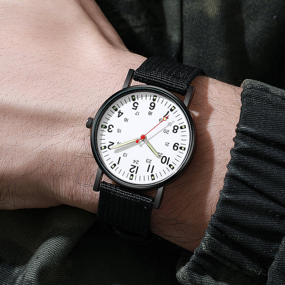 Męskie zegarki casualowe z nyl – Solar Powered Watch recenzja i cena